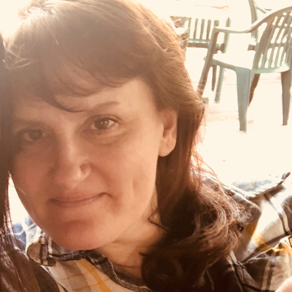 Meet your Posher, Jennifer - Picture 1 of 1